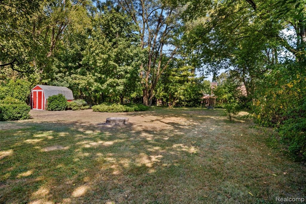 1629 E Elza Avenue, Hazel Park, MI 48030 — Photo 40