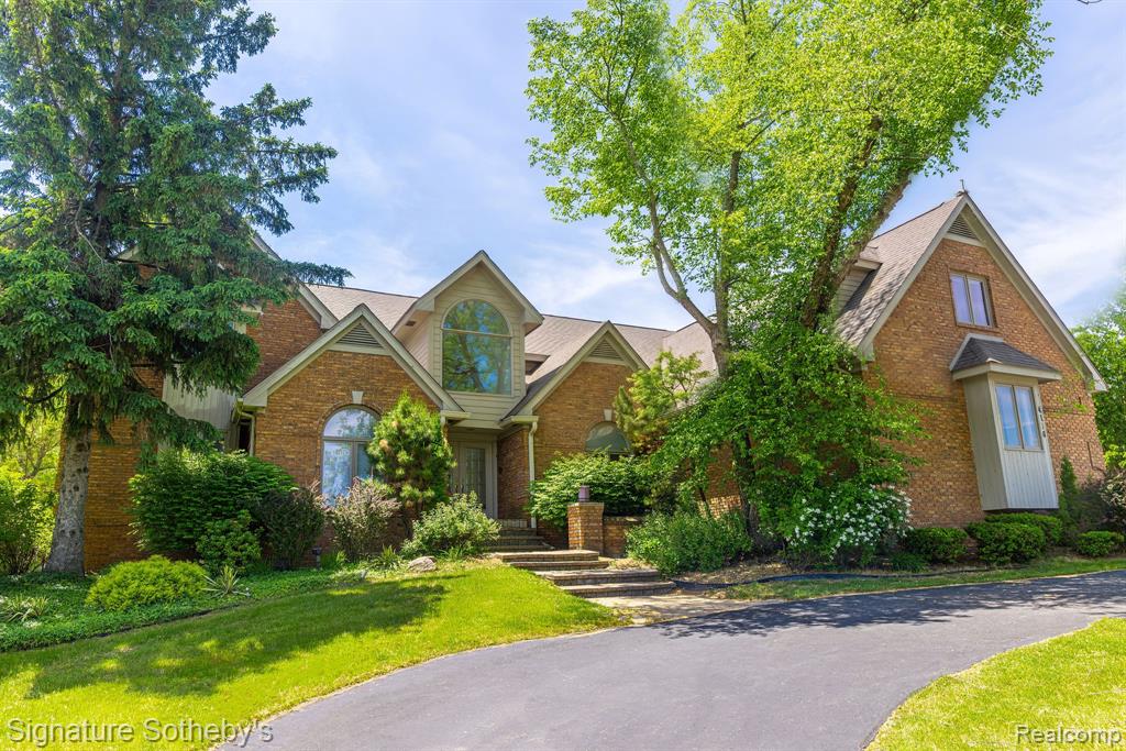 4156 Marlwood Drive, West Bloomfield, MI 48323 — front exterior