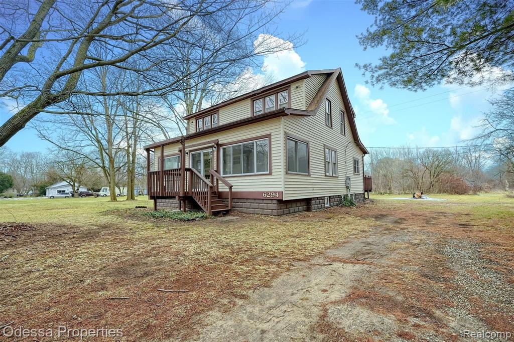 6294 SWARTOUT Road, Clay, MI 48001 — Photo 2
