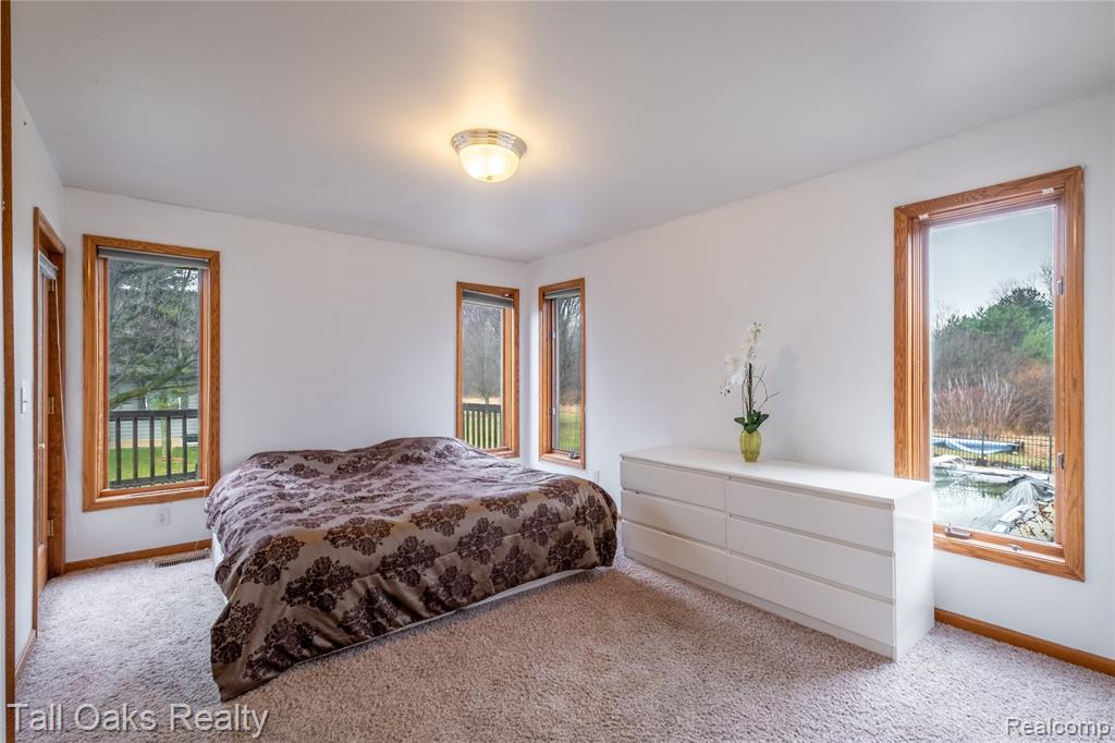 2411 Briar Creek Lane, Burton, MI 48509 — Photo 17
