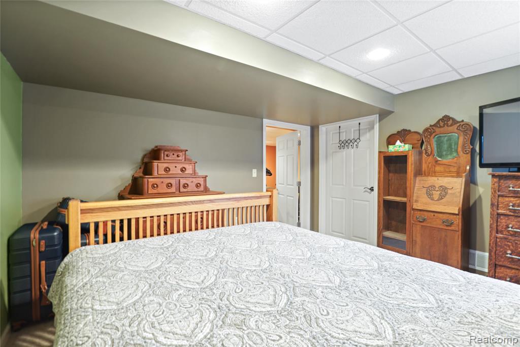 6415 Wailea Court, Grand Blanc, MI 48439 — Photo 35