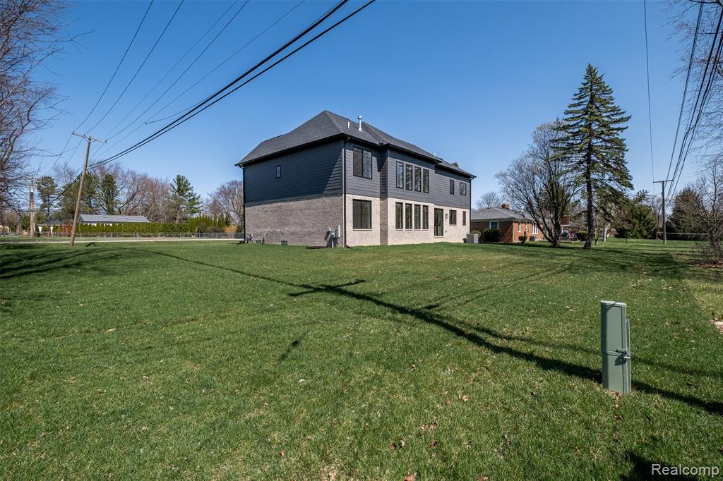 50 Lesdale Drive, Troy, MI 48085 — Photo 70