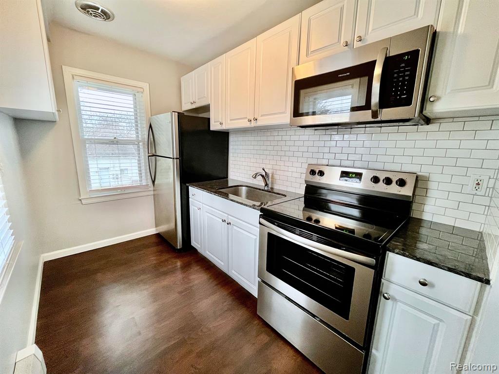 62 Madison Court #4, Clarkston, MI — Photo 6