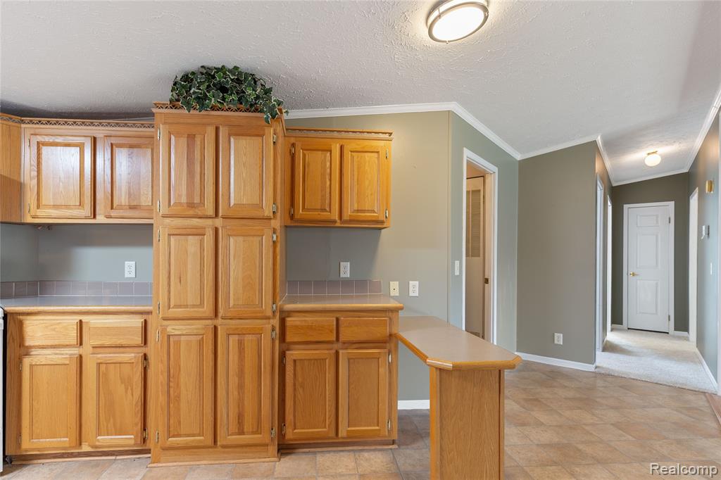 4472 Wynnwood Drive, Howell, MI 48843 — Photo 9
