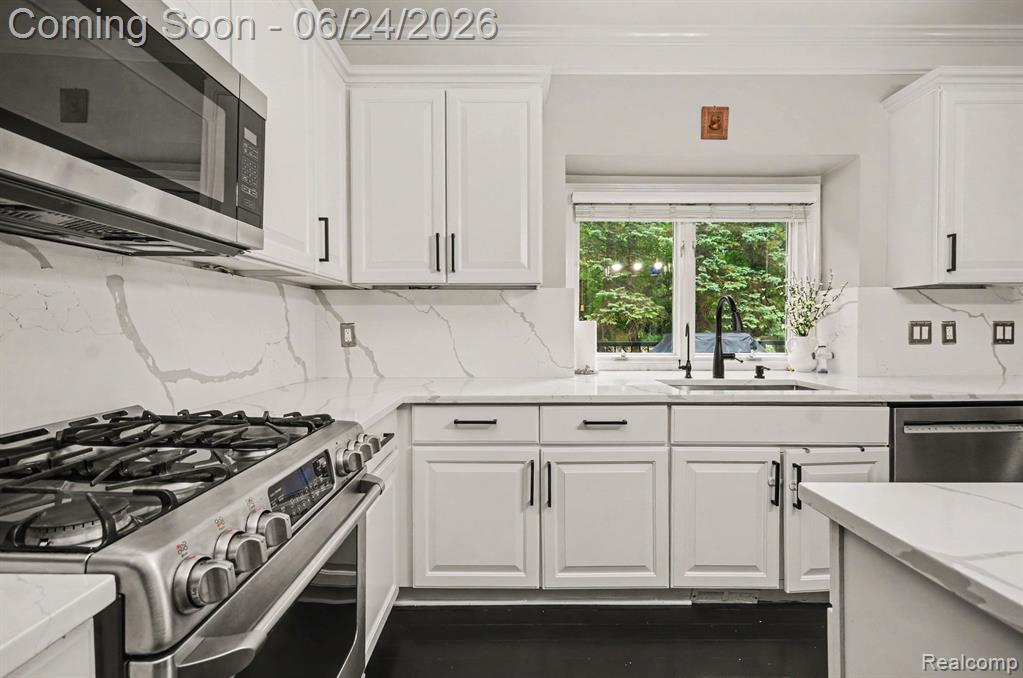 4575 Northridge Court, West Bloomfield, MI 48323 — Photo 37
