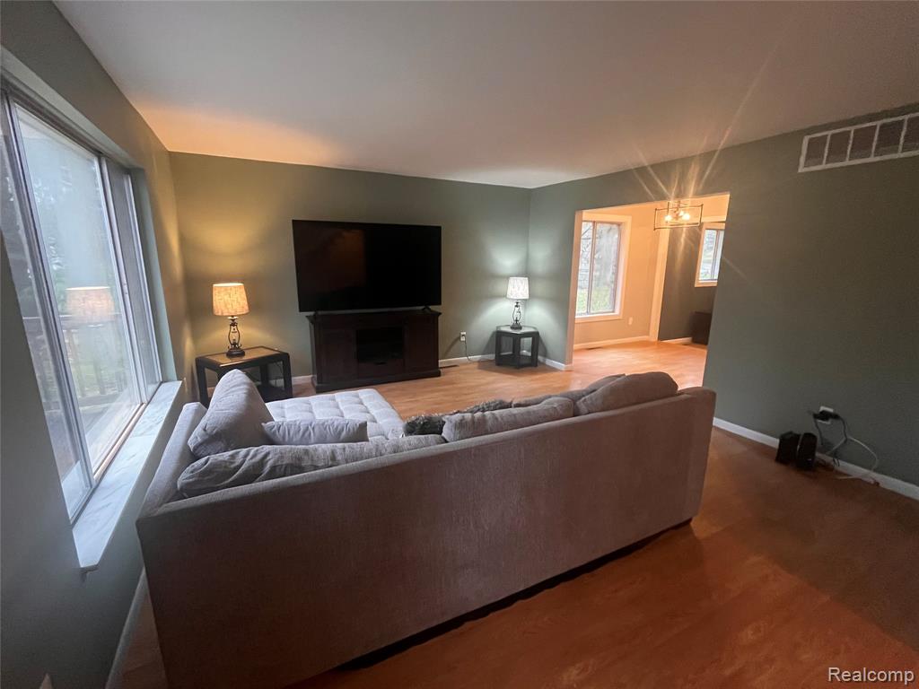 11048 Silver Drive, Whitmore Lake, MI 48189 — Photo 5