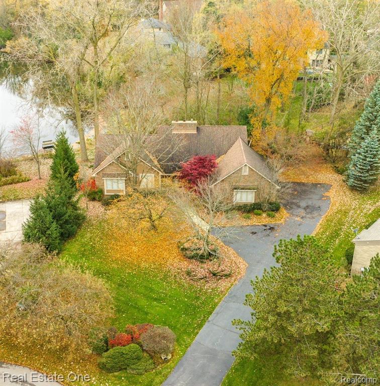4342 MEADOW Lane, Orchard Lake Village, MI 48323 — Photo 3