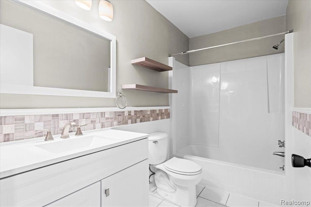 1744 HARRISON Avenue, C-7, Trenton, MI 48183 — Photo 10