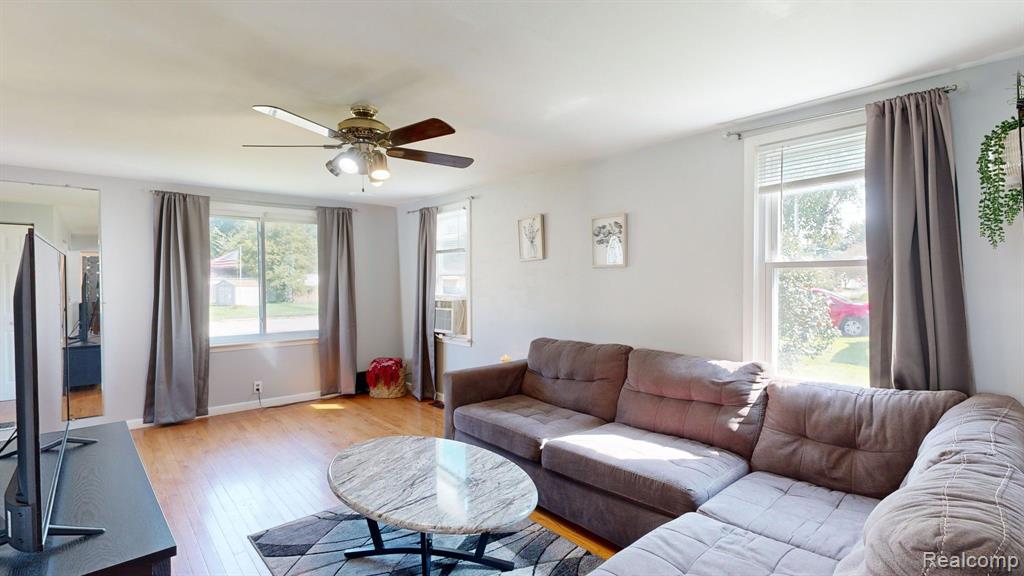 4322 GREENLY Street, Burton, MI 48529 — Photo 14