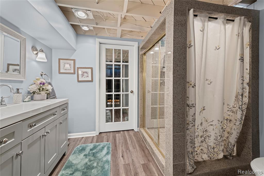 6815 Apache Trail, Westland, MI — Photo 23