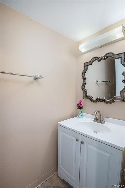 5335 BREEZE HILL, Troy, MI 48098 — Photo 8