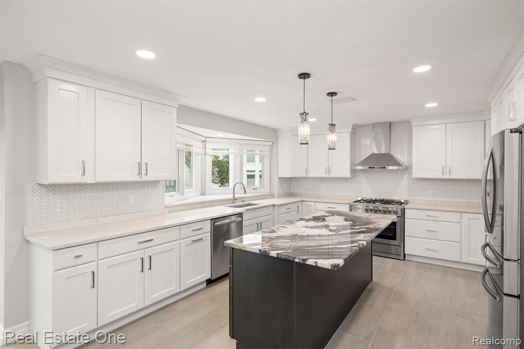 6246 Lindsay Court, West Bloomfield, MI 48324 — Photo 18