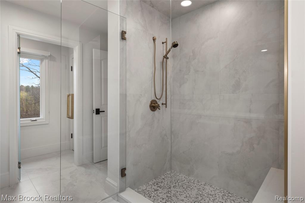 1888 W Tahquamenon Court, Bloomfield Hills, MI 48302 — Photo 86