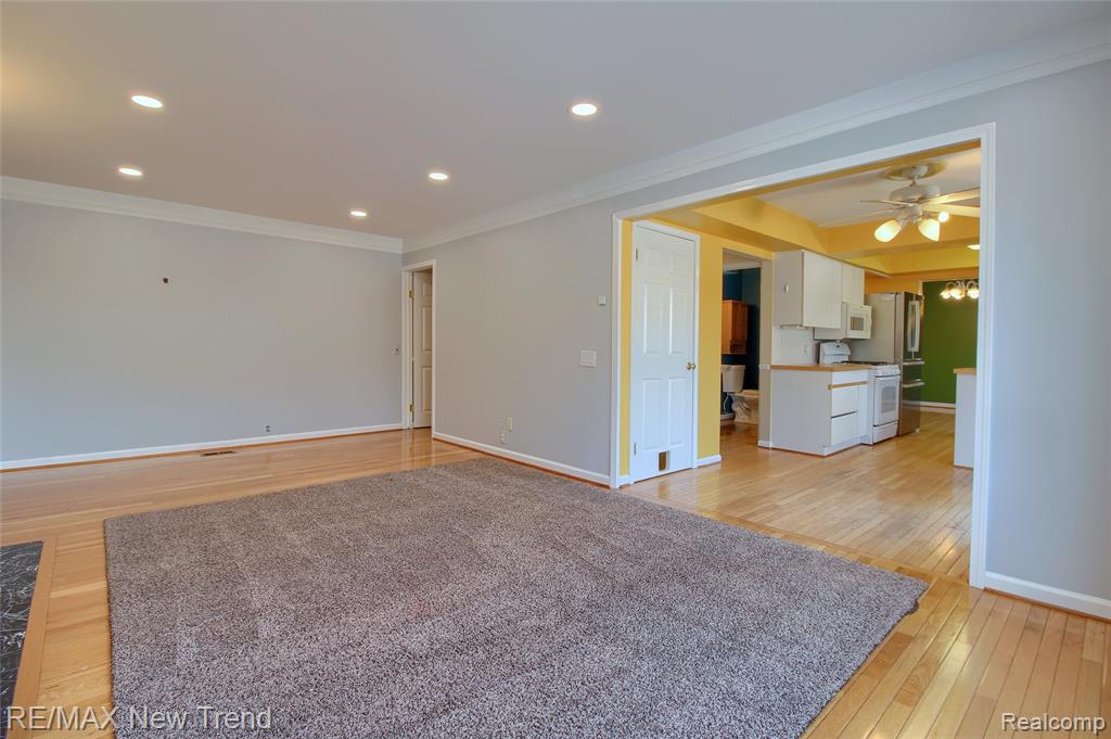 5794 Willow Creek Drive, Canton, MI 48187 — Photo 16