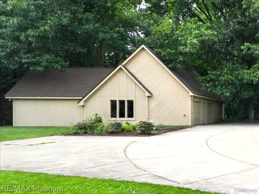 12273 Pinebrook Lane, South Lyon, MI 48178 — Photo 3