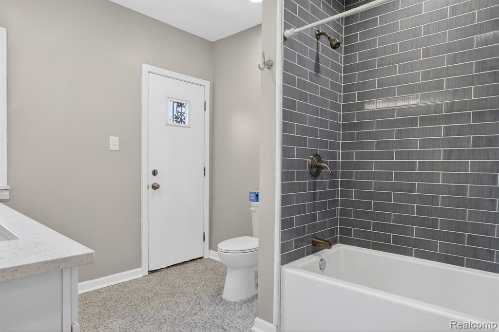 2534 Lamothe Street, Detroit, MI 48206 — Photo 33