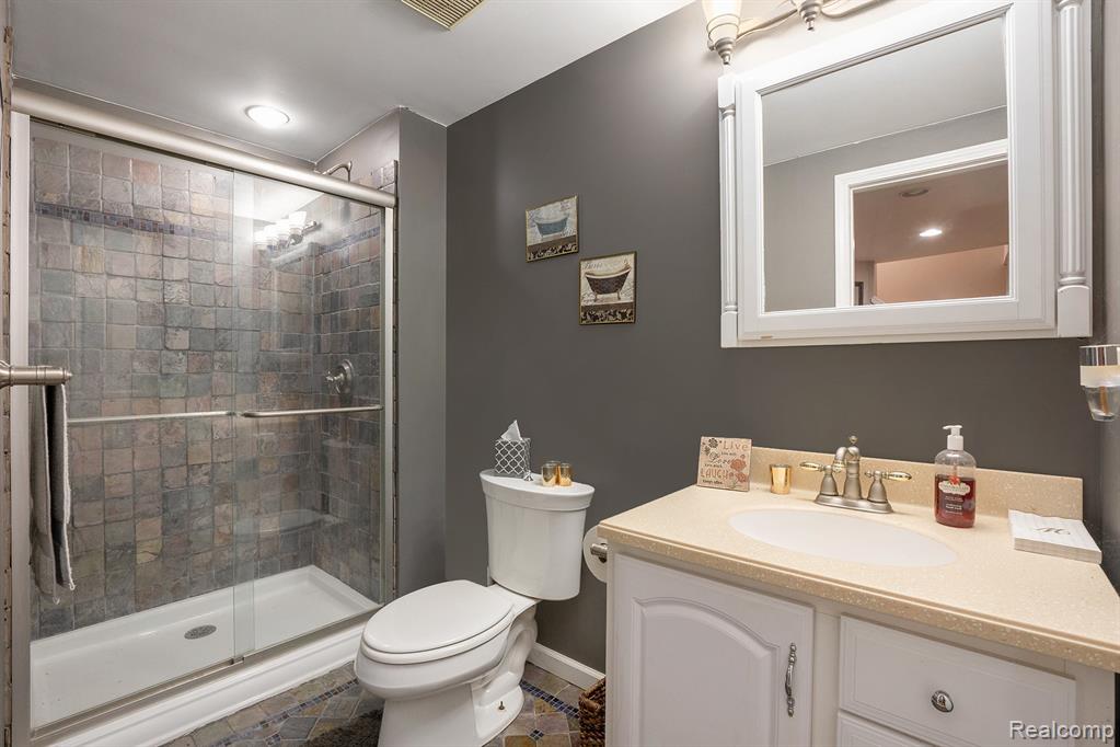 5479 Woodcreek Court, Clarkston, MI 48348 — Photo 41