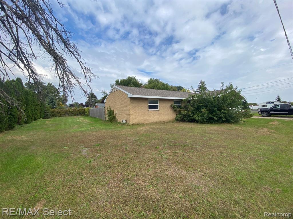 1788 TITTABAWASSEE Road, Saginaw, MI 48604 — Photo 16