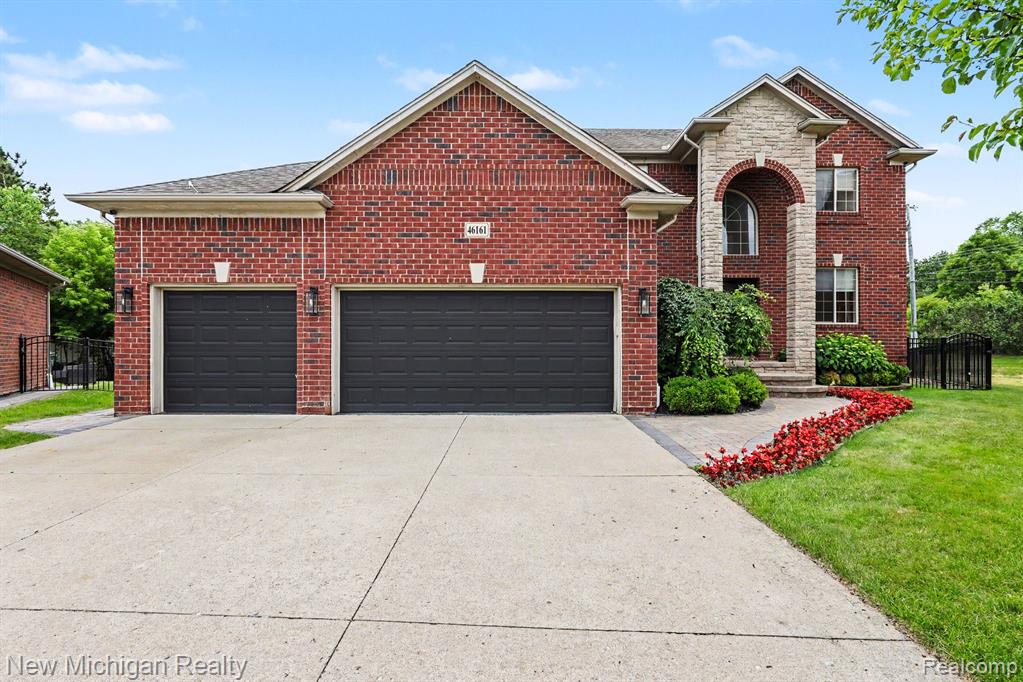 46161 S Manitou Court, Utica, MI 48317 — Photo 2