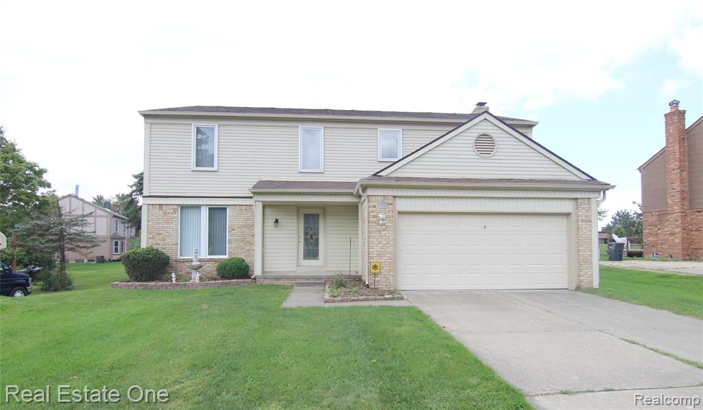 5590 GREENBRIAR Drive, West Bloomfield, MI