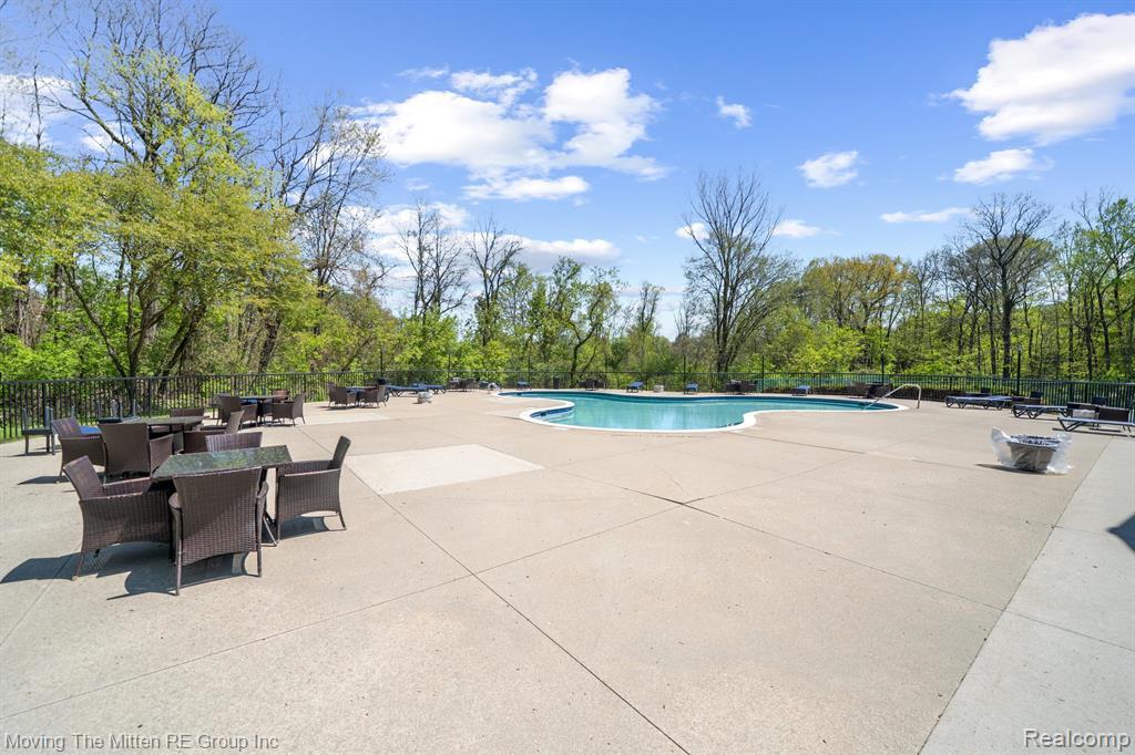 7127 Danbrooke Court, West Bloomfield, MI, 00000