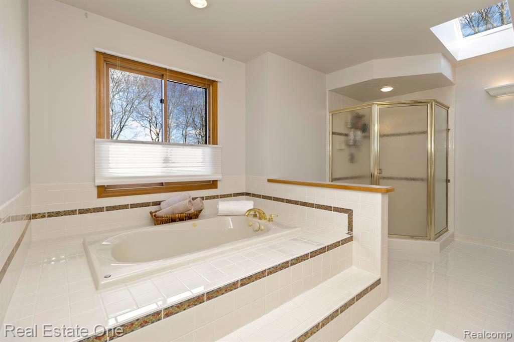 43581 NAVES Court, Clinton Twp, MI 48038 — Photo 30