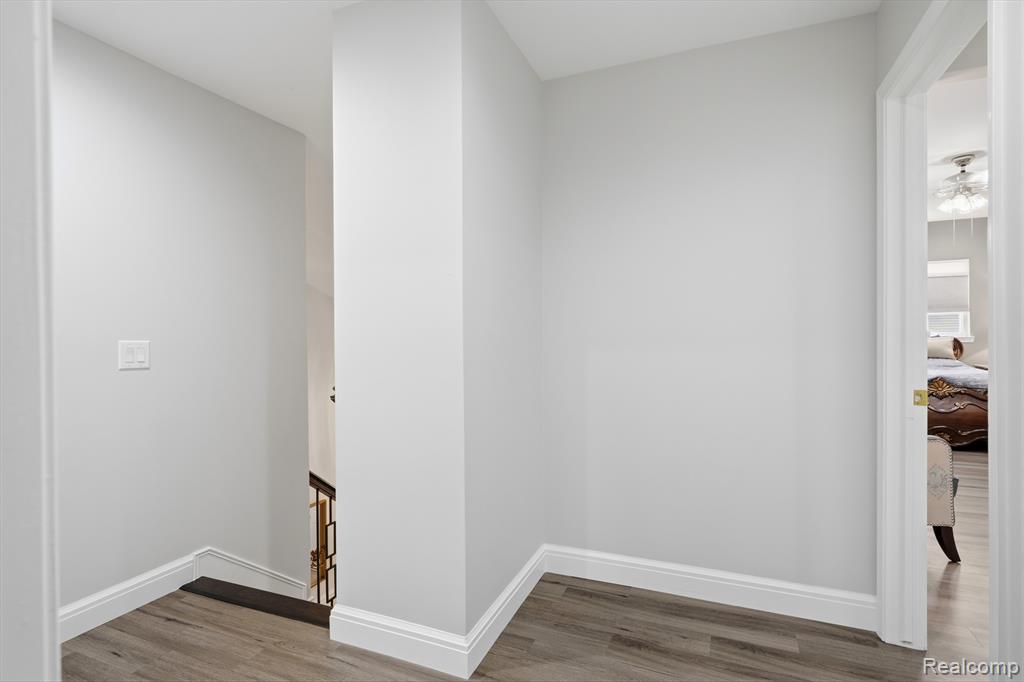 4212 April Lane, Sterling Heights, MI 48310 — Photo 24