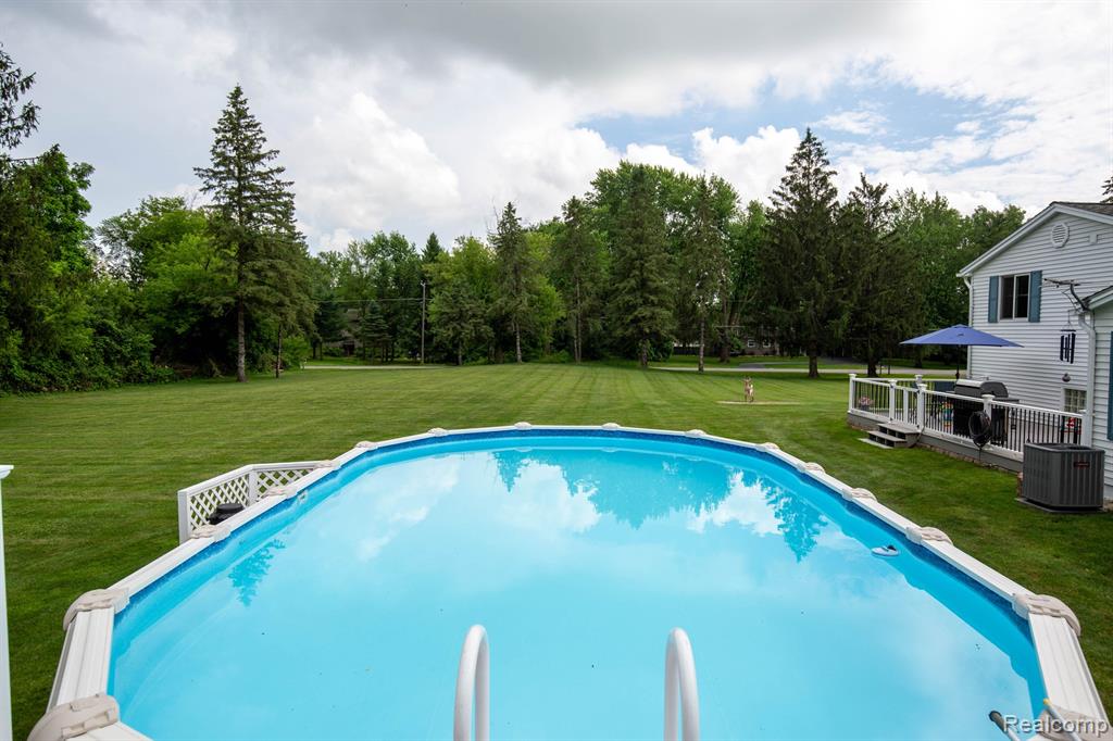 9026 Woodside Road, Northville, MI 48167 — Photo 41
