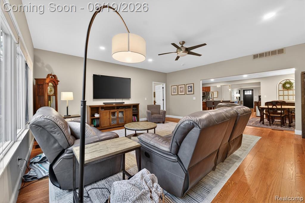 9259 Silverside, South Lyon, MI 48178 — Photo 14