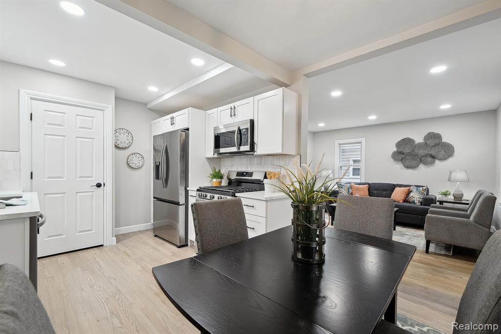 921 N EDGEWORTH Avenue, Royal Oak, MI 48067 — Photo 10