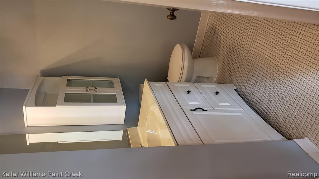 5872 Vassar, West Bloomfield, MI — Photo 28