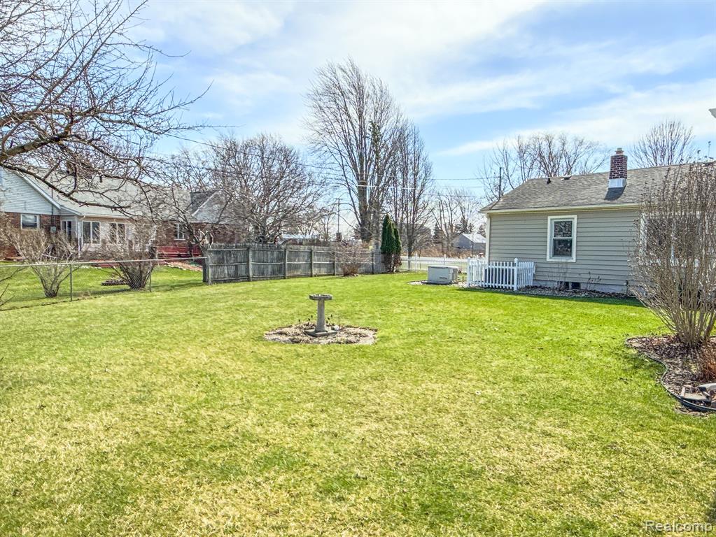 9032 W BRISTOL Road, Swartz Creek, MI 48473 — Photo 41