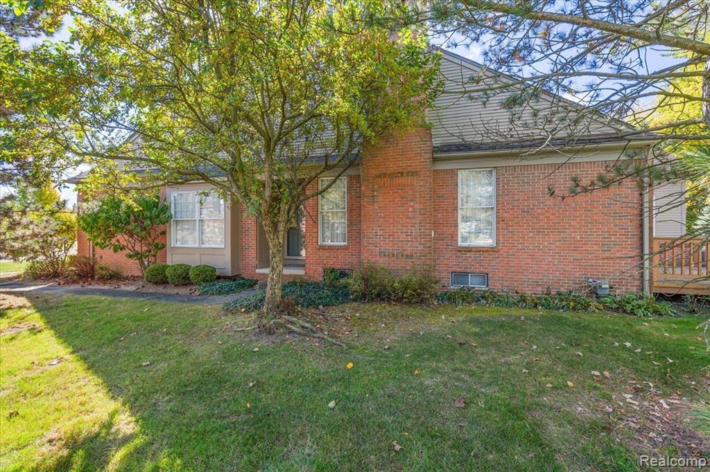 833 GARNET Court, Rochester, MI 48306 — Photo 5