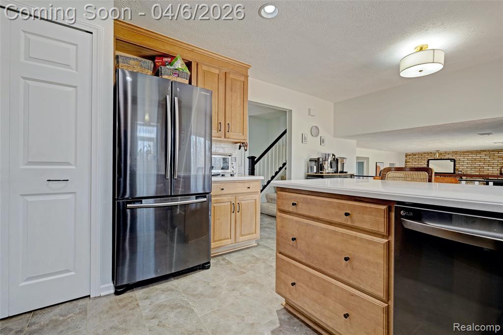 6332 Laura Lane, Flint, MI 48507 — Photo 10