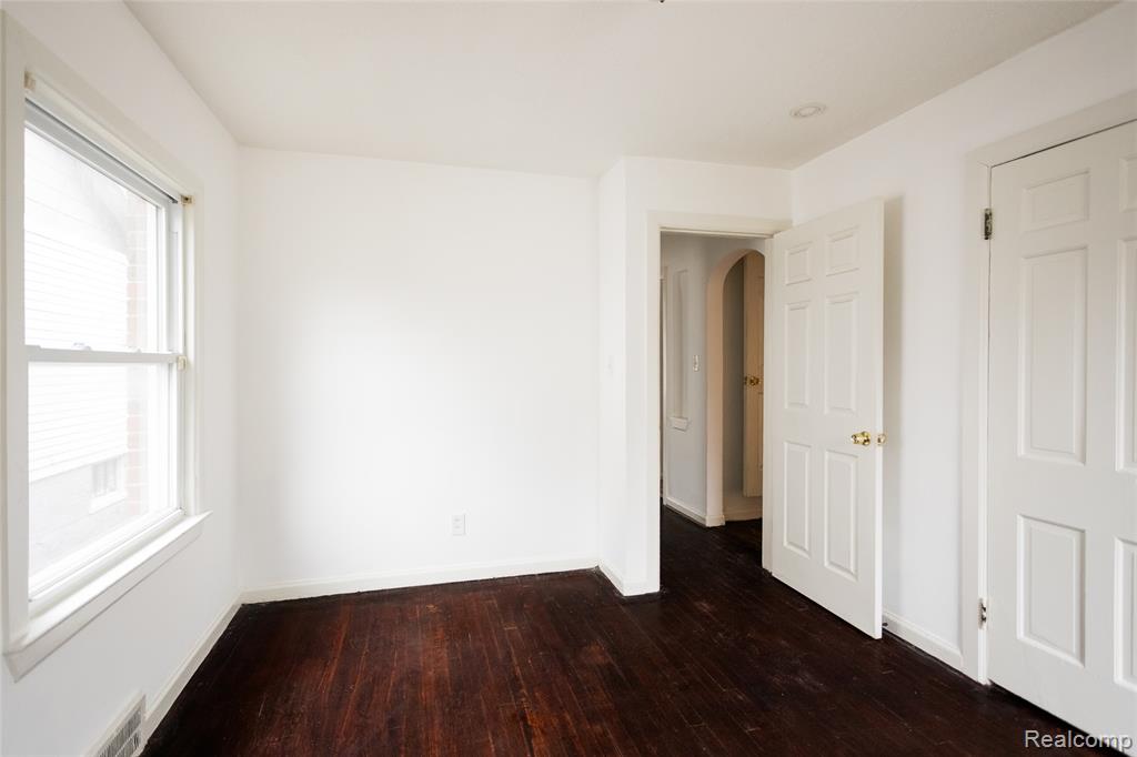 432 Eastlawn Street, Detroit, MI 48215 — Photo 13