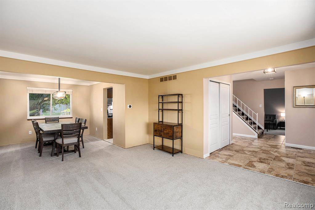 5049 Surrey Drive, Sterling Heights, MI 48310 — Photo 2