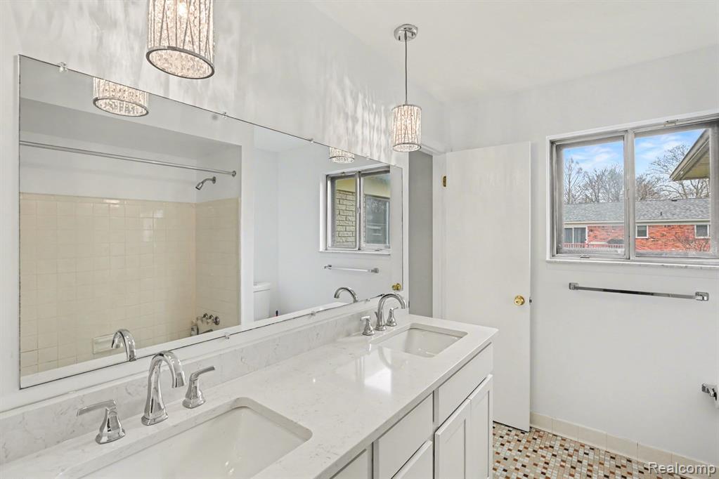5698 Bingham Drive, Troy, MI 48085 — Photo 18