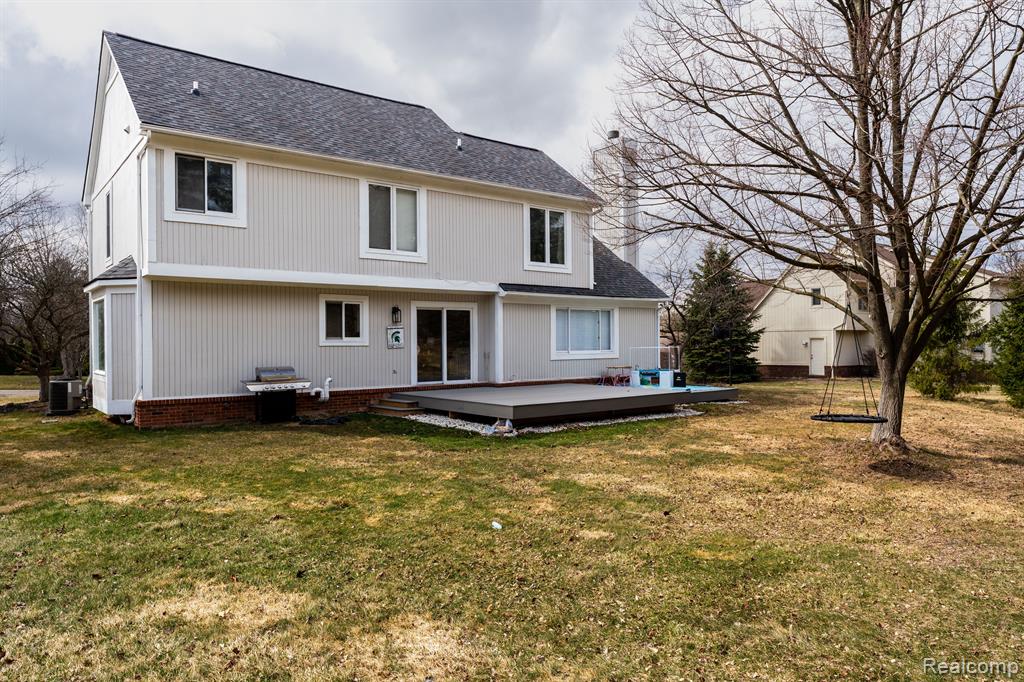 6775 CANTERBURY Lane, Clarkston, MI 48348 — Photo 8