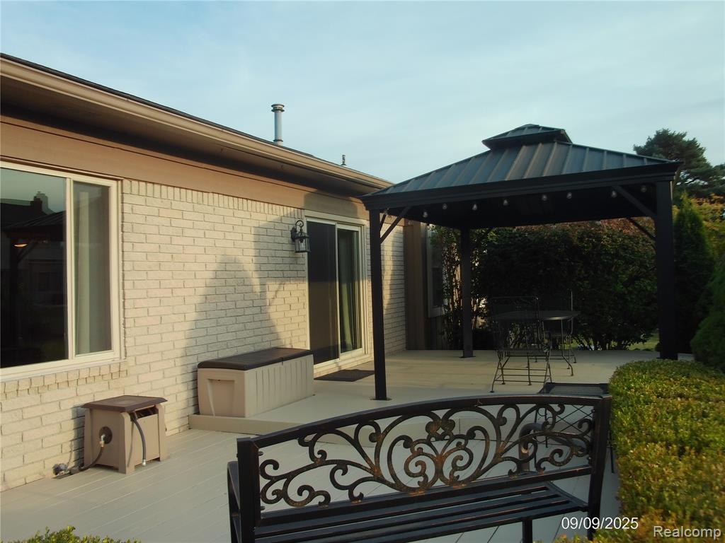47641 Stephanie Drive, Macomb, MI 48044 — Photo 21