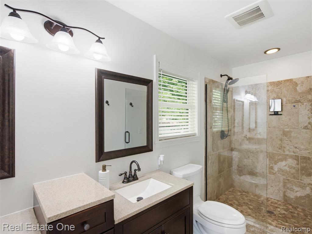 4011 Lotus Drive, Waterford, MI 48329 — Photo 47