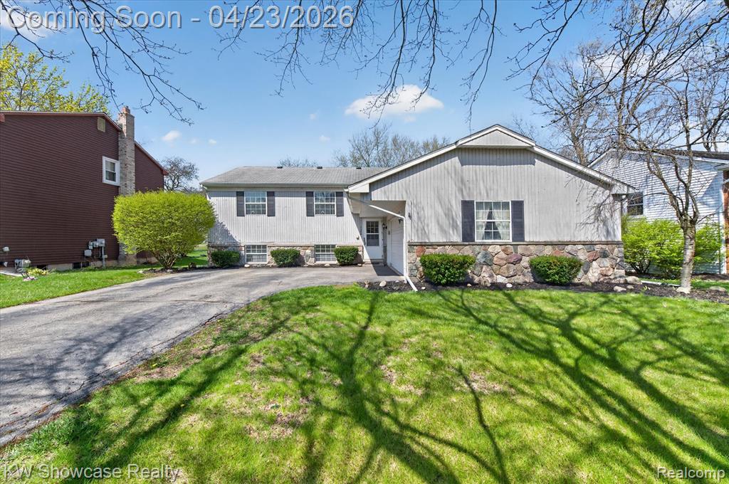 1584 Chanticlair Circle, Wixom, MI 48393 — Photo 4