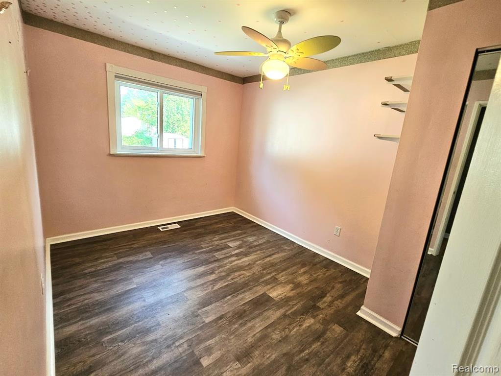 9994 Deering Street, Livonia, MI 48150 — Photo 23