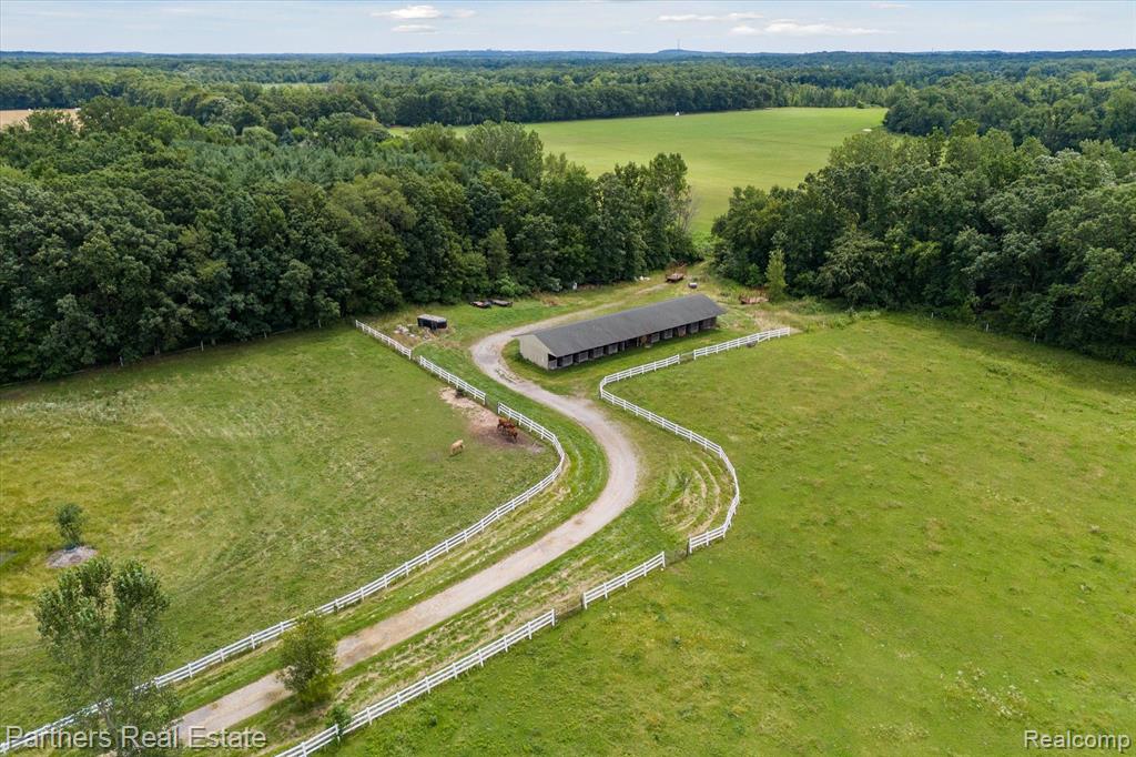 822 SADDLE CLUB Lane, Howell, MI 48843 — Photo 60