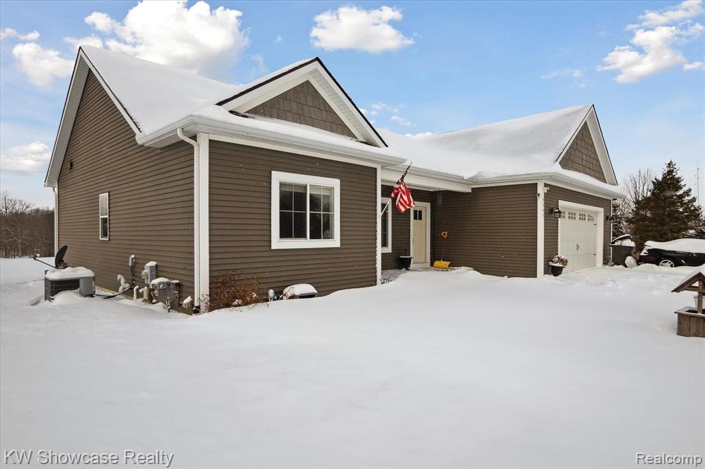 9345 HICKORY RIDGE Road, Holly, MI 48442 — Photo 2