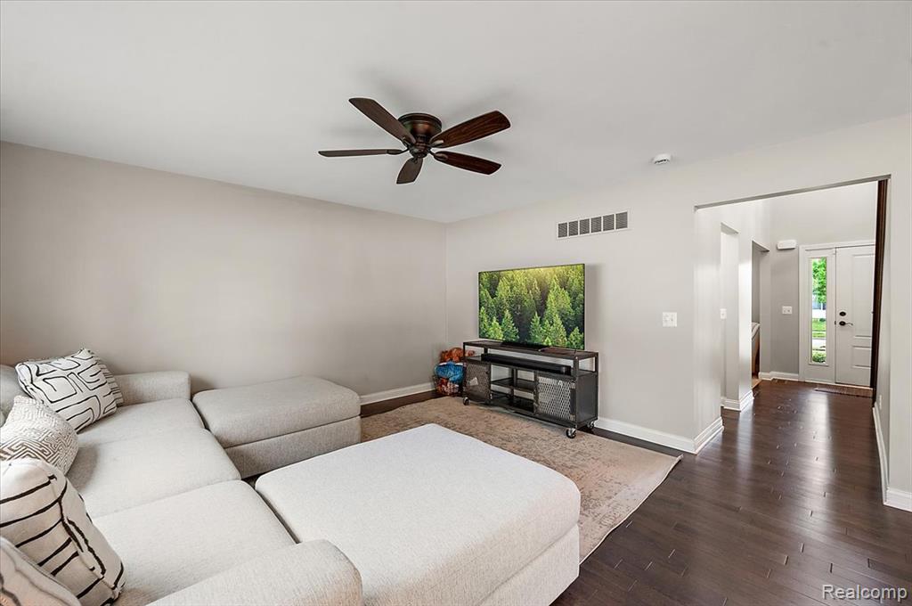 22716 Stephens Street, Saint Clair Shores, MI 48080 — Photo 23