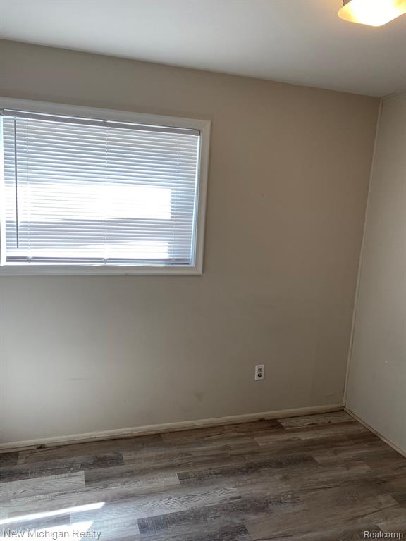 4671 MCKINLEY Street, Dearborn Heights, MI 48125 — Photo 9