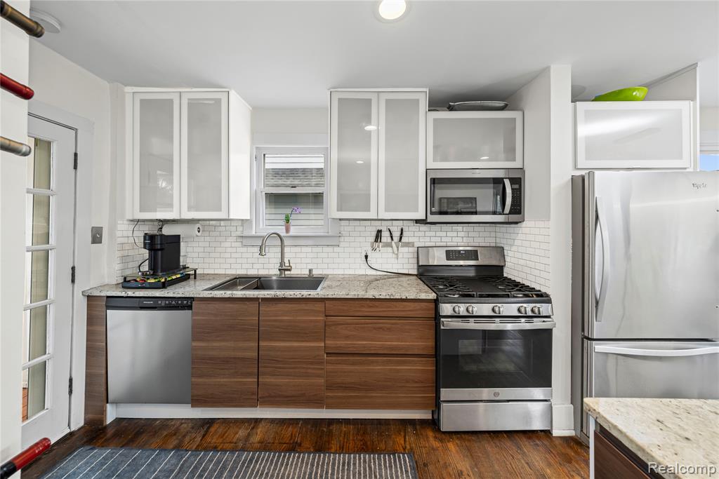 817 Fernwood Road, Royal Oak, MI 48067 — Photo 14