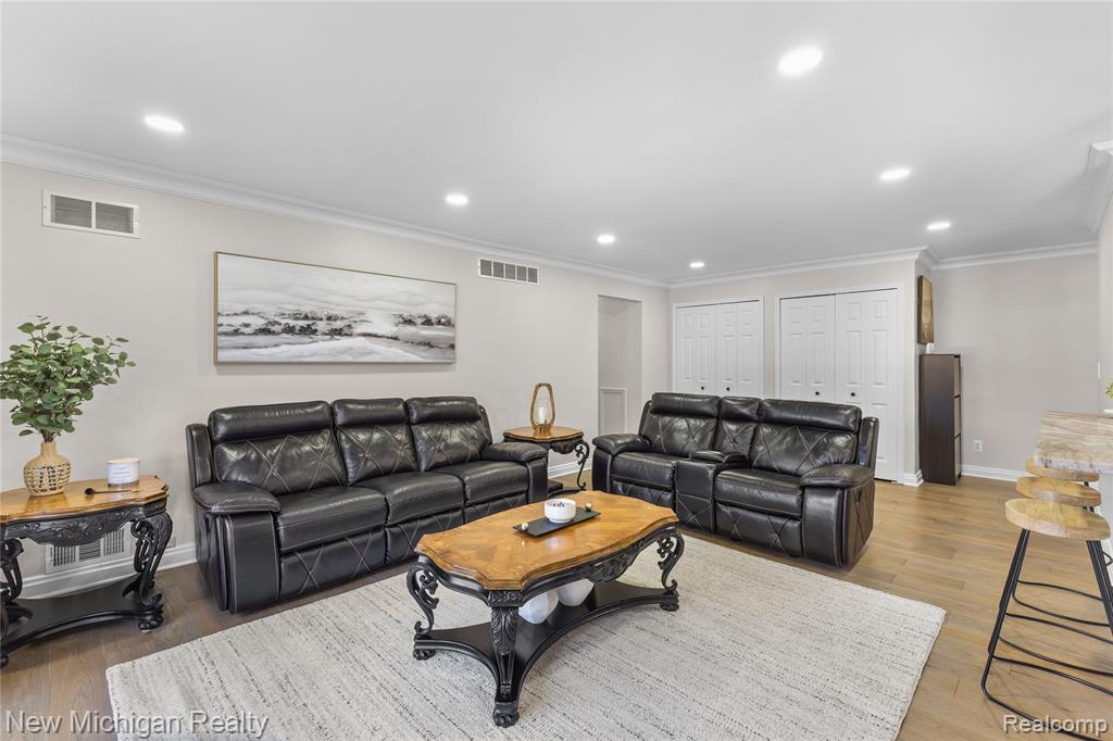 6103 Orchard Lake Road, 201, West Bloomfield, MI — Photo 22