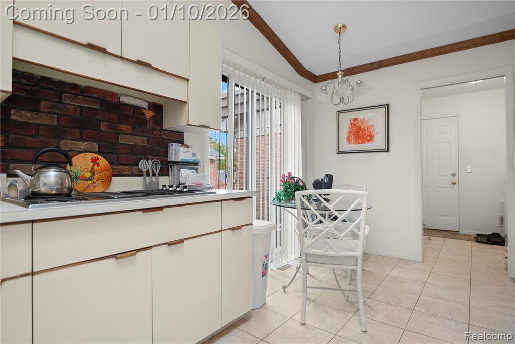 7252 Huntcliff, West Bloomfield, MI — Photo 8