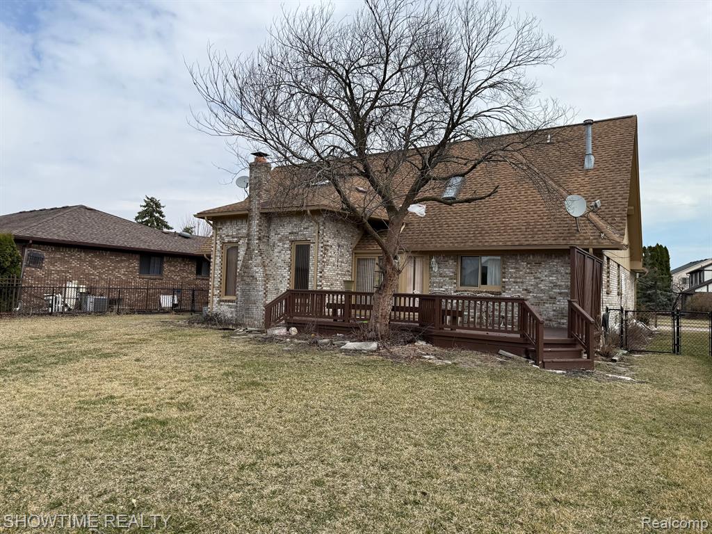 40537 DENBIGH Drive, Sterling Heights, MI 48310 — Photo 38